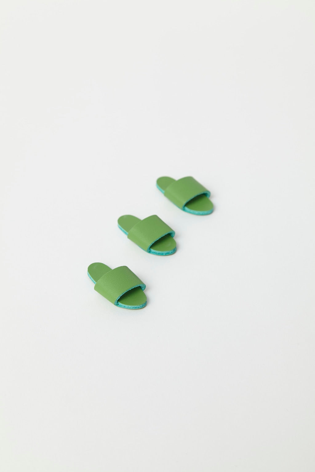 Leg Bowl w/ Green Slides