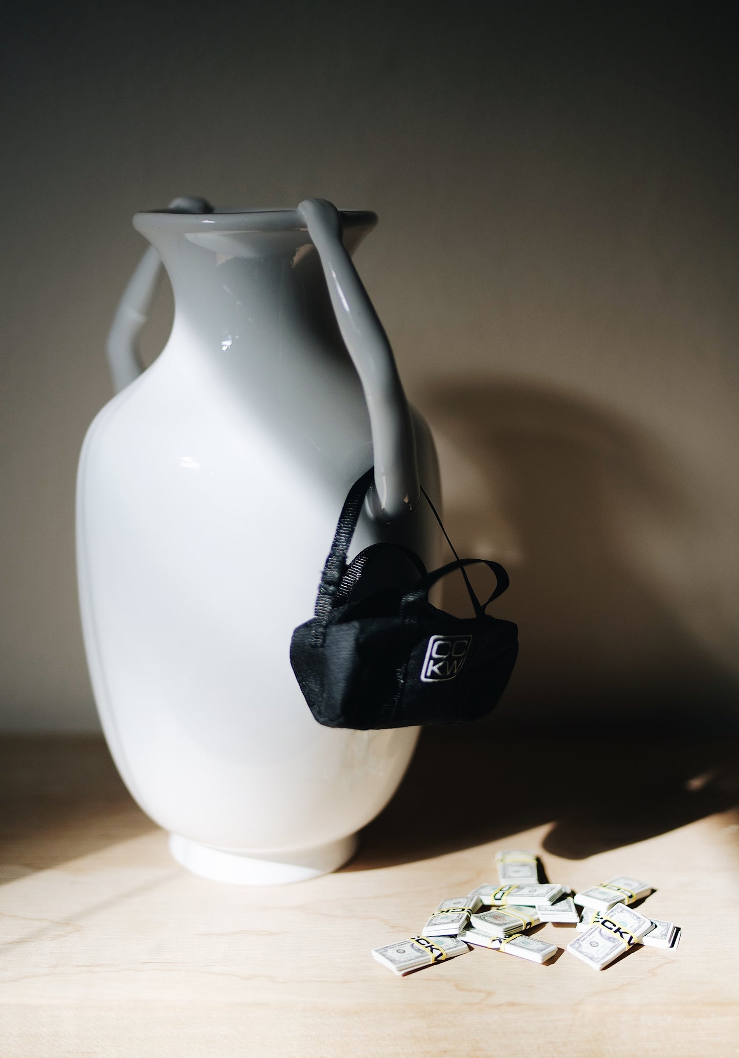 Arm Vase with Banker Bag