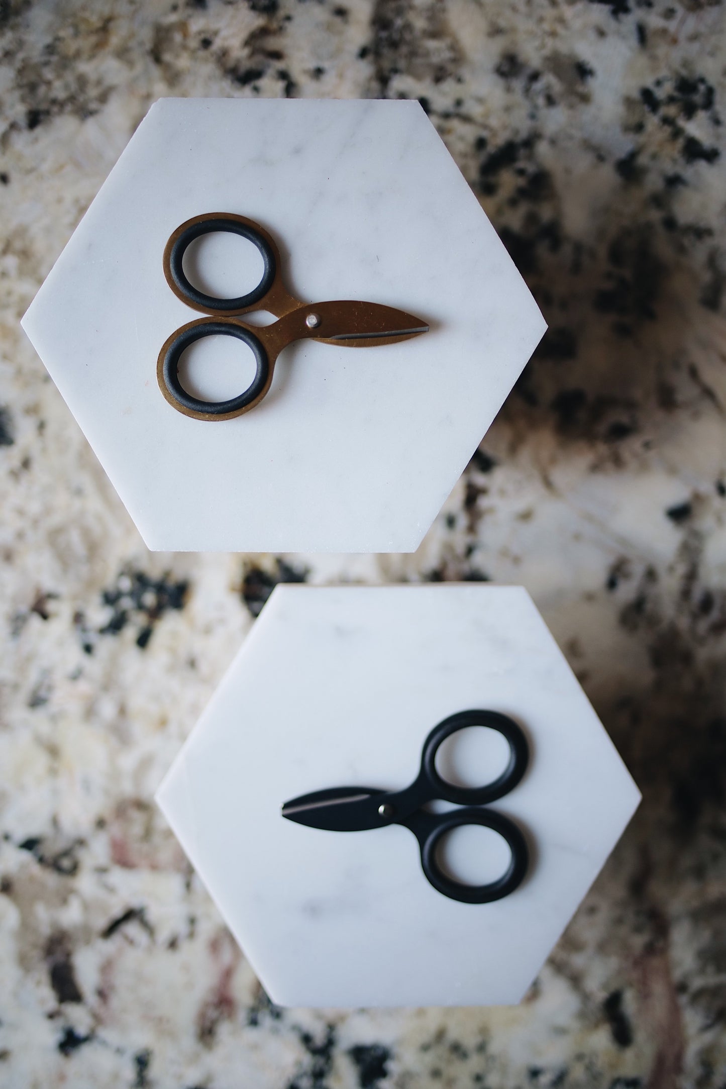 3" Scissors in Black