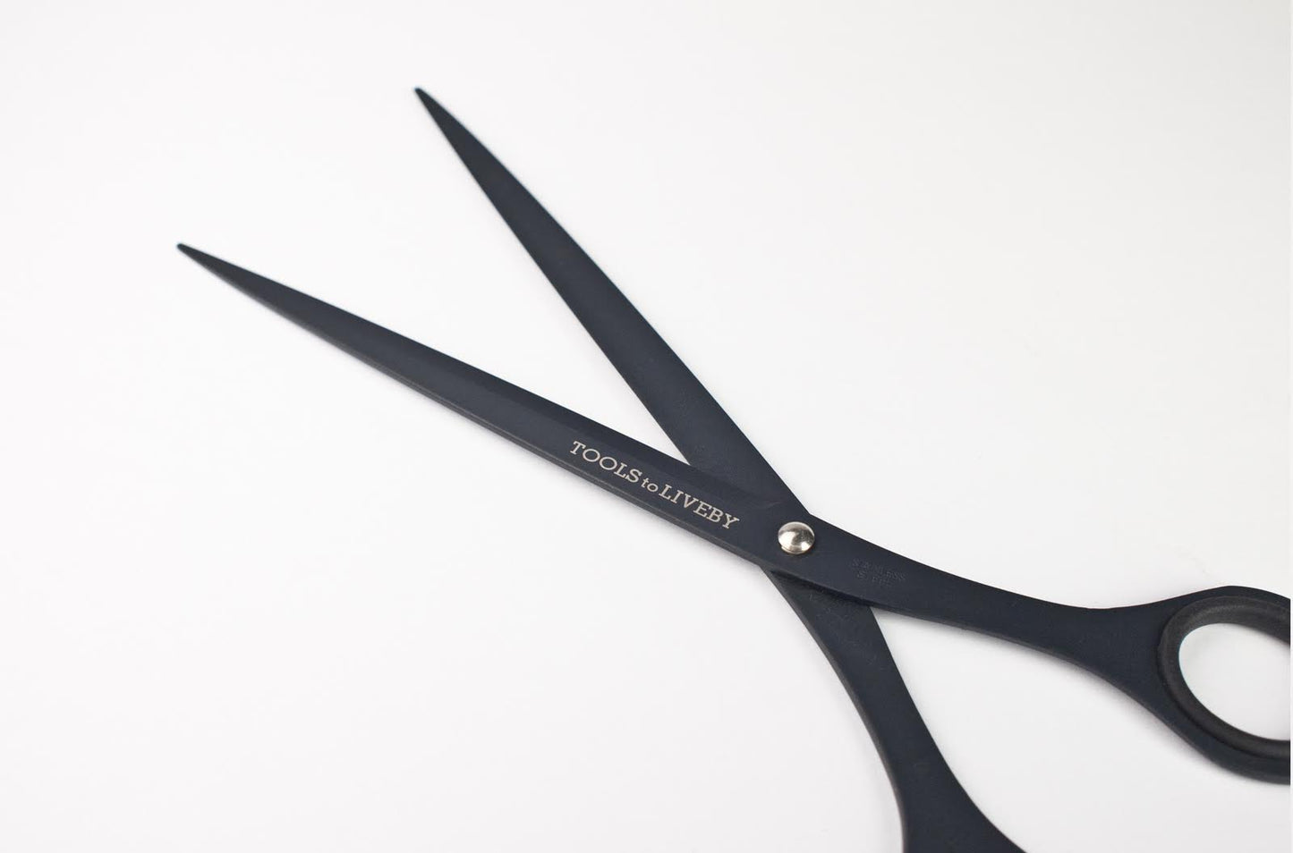 9" Scissors in Black