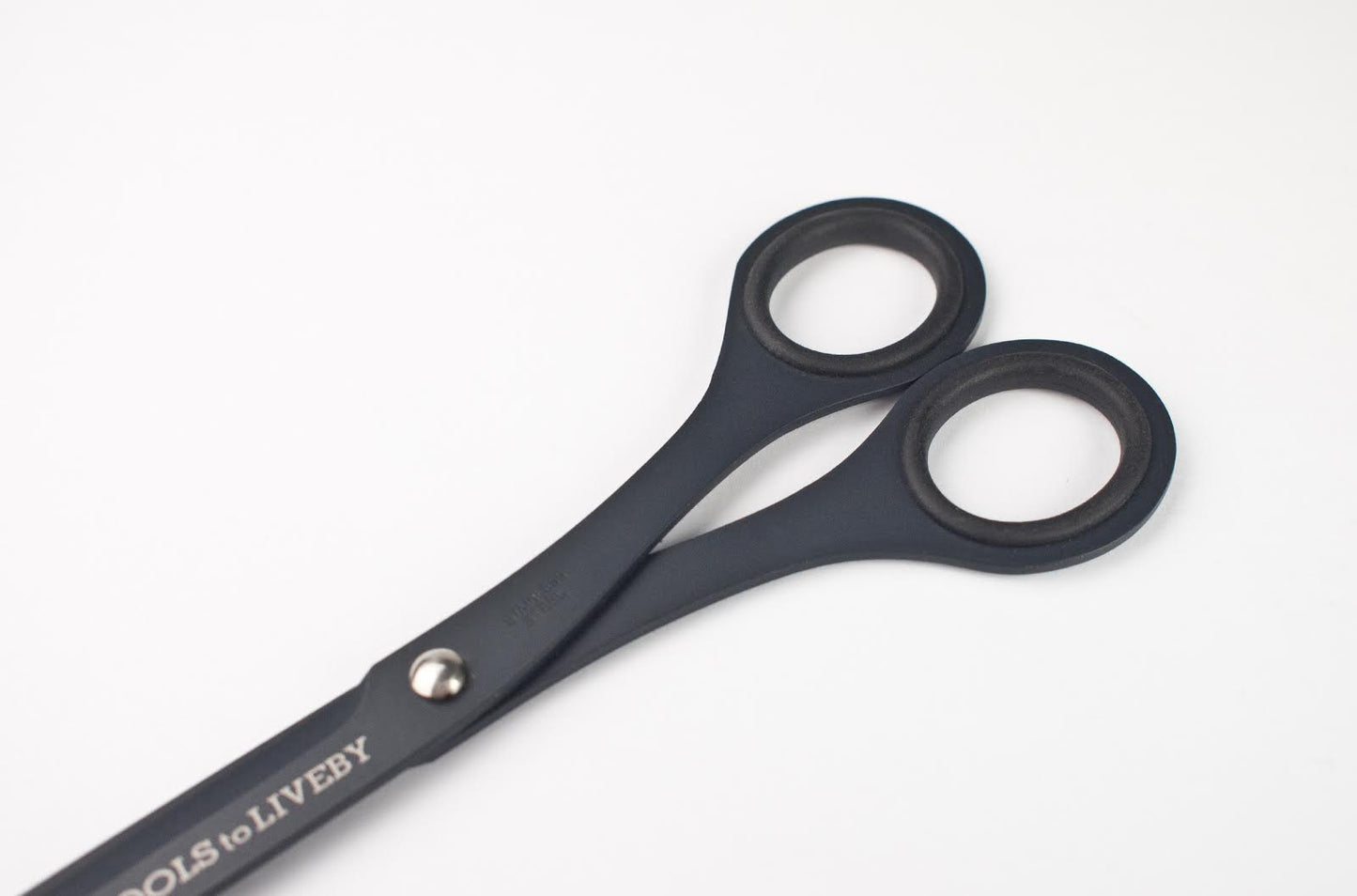 9" Scissors in Black